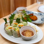 サワディー グリル バー - 