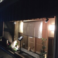 割烹 柊 - 入口　横シャン