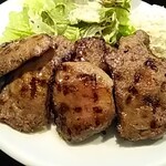 Sumiya Takao - 牛タン塩焼き、サラダ