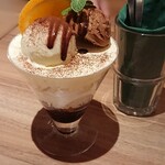 カフェ アンド レストラン オーガリ - ショコラ＆マスカルポーネのパフェ