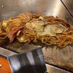 ぼてふく - ベーコンとしめじの焼きそば