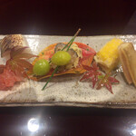 123074971 - [前菜]
                      笹鰈、玉蜀黍、銀杏、金糸瓜、梭子魚寿司、縞海老