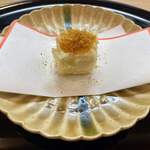 御料理 ひさまつ - 揚げ胡麻豆腐
      唐墨添え