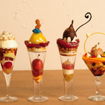 夜パフェ専門店 モモブクロ