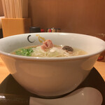 SOBA HOUSE 金色不如帰 新宿御苑本店 - 真鯛と蛤の塩そば　¥950