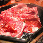 三嶋亭 - １度目、肉のみを焼いています。