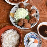 とんかつ 五郎十 - 航空写真
      ご飯と味噌汁お新香付いてます。