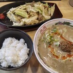 博多拉担麺 まるたん JR香椎駅店 - 