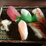 うどん処 やまき醤油蔵 - 寿司5貫