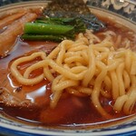 ラーメン雷鳥 - 麺はこんな感じ