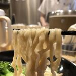 饗 くろ喜 - モチモチの手揉みちぢれ麺