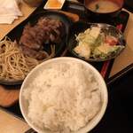 大衆居酒屋 おば九 - 牛ステーキ 950円