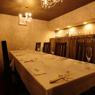 Fully equipped with private VIP seating. A simple and calm space for adults.