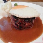 Higuchi tei - ランチコースのメイン料理（京都産黒毛和牛ハンバーグ）