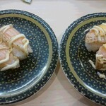 Hamazushi - 炙りとろサーモンと炙りとろサーモン（チーズ）