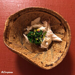 御料理 寺沢 - 菱蟹の剥き身に菊菜に食用菊2種