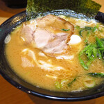 壱六家独立店 豚骨らーめん 道 - ラーメン並700円