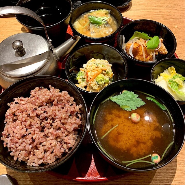 一汁一菜ごはん 御御御 おみお 大宮 定食 食堂 食べログ