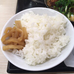 Katsuya - ご飯にカウンタ上の切り干し大根をオン