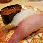 回転寿し トリトン - 活〆寒ブリ・ぼたんえび・道産いくら。