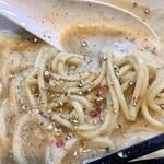 中華蕎麦 葛 - カラフルな胡椒をパラり