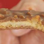 エーデルワイス - 薄手のクッキーにチョコとマカデミアダイズ