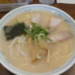 岡本中華 - 中華そば小600円