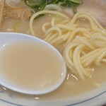 岡本中華 小松島本店 - スープ麺アップ