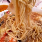 餃子の王将 - 期間限定 五目あんかけラーメン 麺アップ(2020年1月7日)
