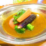 DELHI - デラックスカレーセット　デリーカレー野菜　１０５０円（税込）デリーカレー野菜のアップ【２０２０年１月】