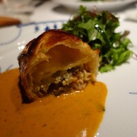 au deco - タラバガニと蟹味噌のスクランブルエッグのパイ包焼き