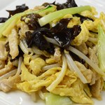 Stir-fried wood ear fungus and shredded pork with egg