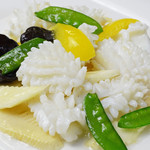 Stir-fried squid and seasonal vegetables