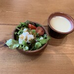 Cheese Cheers Cafe  - ミニサラダとコーンスープ