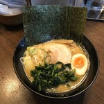 蘭家 - 海苔増し+サービスのほうれん草増し、ウズラでなく半味玉なのも嬉しい