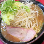 豚骨醤油ラーメン 王道家 - 野菜ラーメン（中盛）