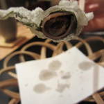 恵比寿　くろいわ - 桜の葉でアオリイカをくるんだ揚げもの。