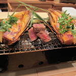 恵比寿　くろいわ - まん中には赤城牛です。