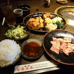 炭火焼肉 東京苑 - ダブル焼肉定食セット
            カルビと上ミノを選択しました