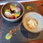 Reconnaissance - スペシャリテ カニ味噌バーニャカウダ ブロッコリーのピューレ 水茄子、ロマネスク、蕪、人参他ブラックオリーブの粉末