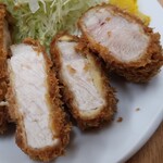 とんかつ山家 - 断面　　ロースカツ定食　770円  