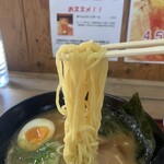 富田屋 - 麺　リフト