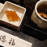 フグ料理　徳福 - お通しとひれ酒
