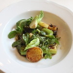 ヴィラ・アイーダ - 新じゃがとアスパラ、サザエ、豚足