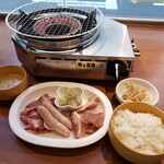 Boo & Moo Moo - 鶏もも・豚肩ロースランチ　990円