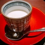 赤坂 渡なべ - 白いコーヒープリン