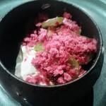 ete - ローリエとヨーグルトのパンナコッタシャインマスカット、小さくカットされた梨なども