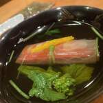 日本料理 たかむら - 車海老とごぼう、京人参の奉書巻き 菜の花昆布締め