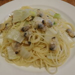 スピーゴラ - あさりと白菜のペペロンチーノ