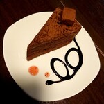Samban Gaiko Hite N - ケーキセットの生チョコレートケーキ